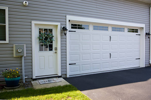 24/7 Emergency Garage Door Panel Replacement experts in Menifee County County, KY
